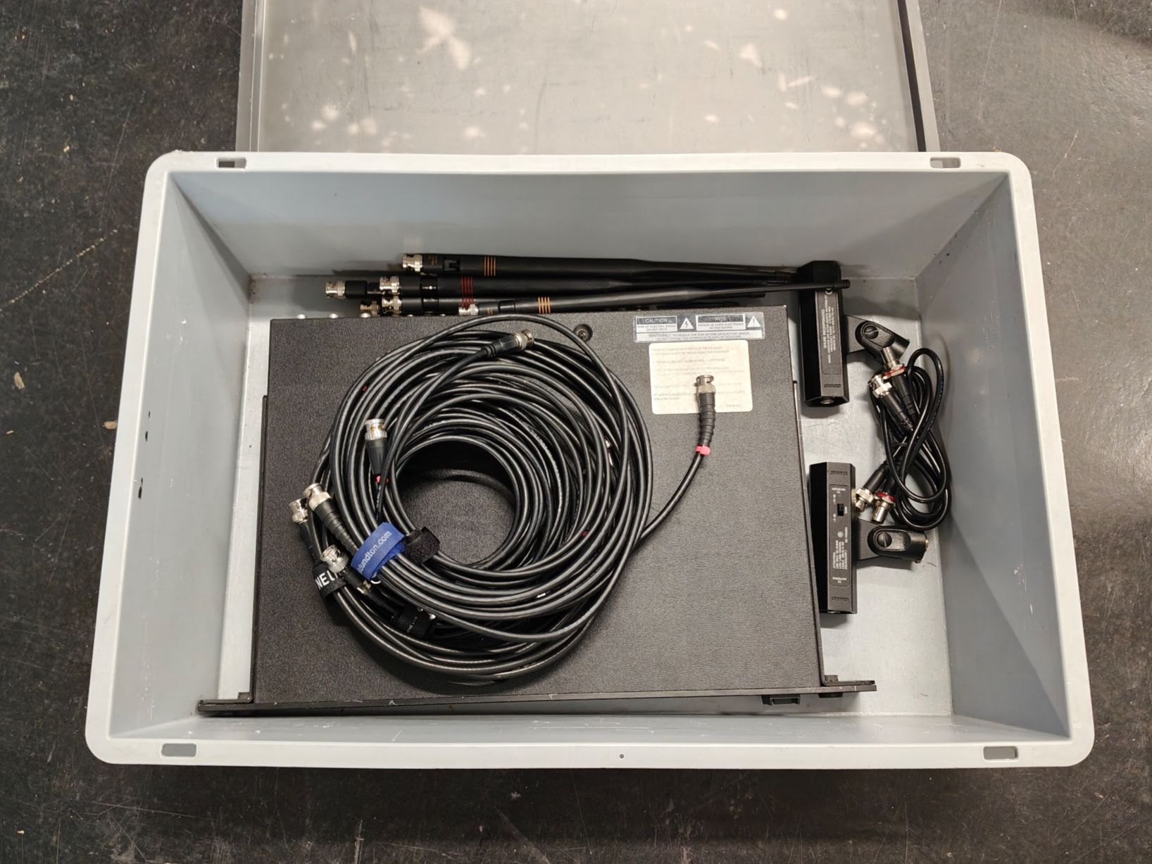 Radiocomunicazione: Shure Antennensplitter Set – Usato da Schlieren venduto da CINElight 3