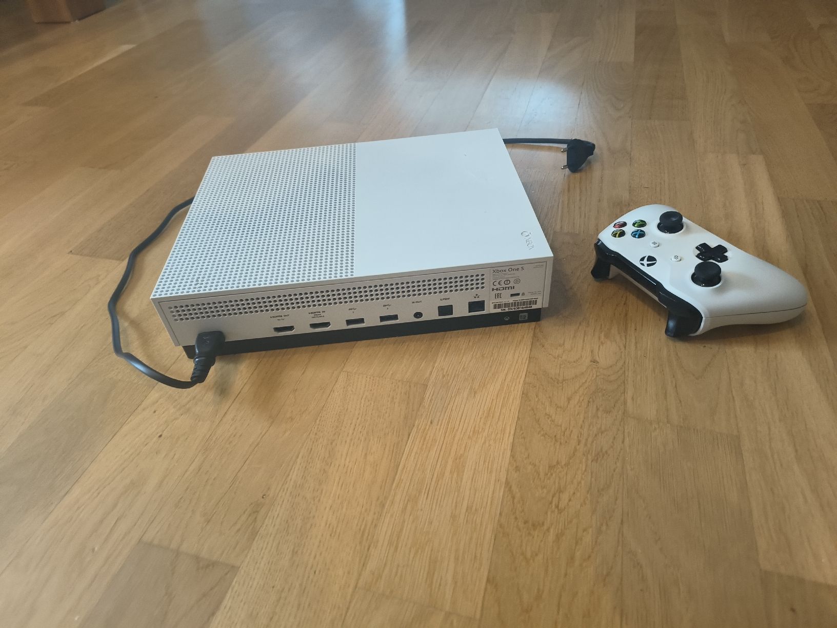 Microsoft Console: Microsoft Xbox One S Konsole 500GB mit Controller weiss – Usato da Obfelden venduto da mw983 3