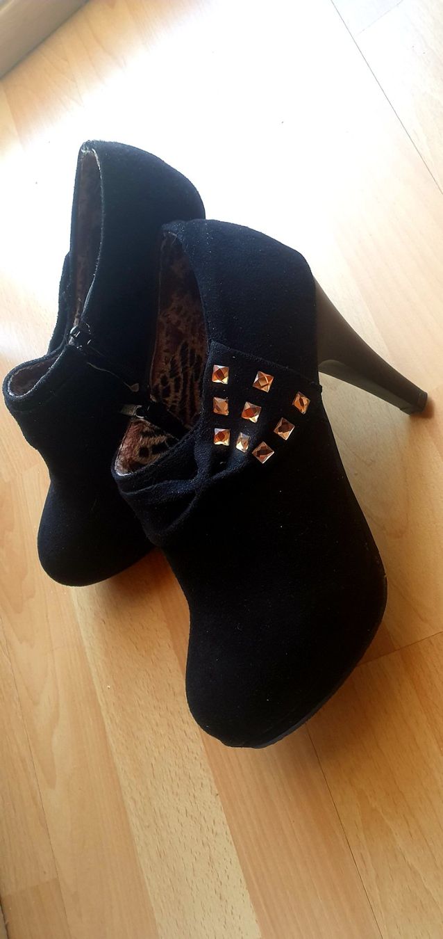 Scarpe da donna: Schöne Schuhe – Usato da Malvaglia venduto da saras22