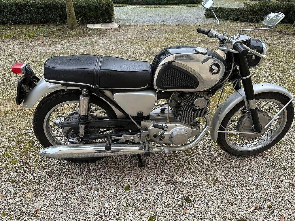 Strada: Honda CB72 ( 250cc) – Difettoso da Essertines-sur-Rolle venduto da yed13