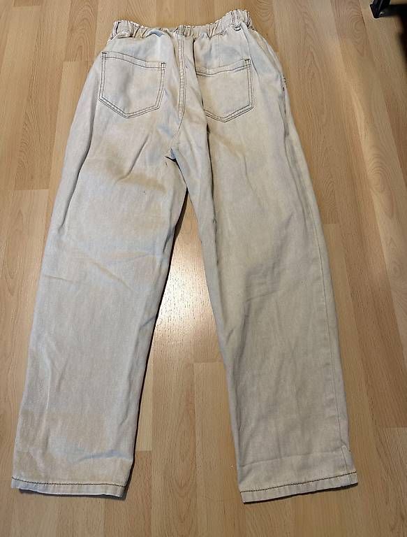 Jeans: Beige Jeans mit Gummibund – Usato da Alchenflüh venduto da selina077 1