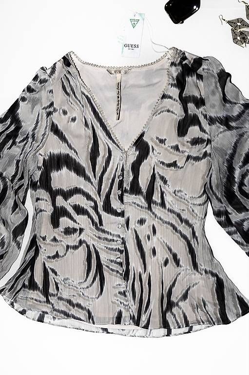 Camicette: GUESS elegante Bluse, musterhaft  – Usato da Dübendorf venduto da Leona.R 2
