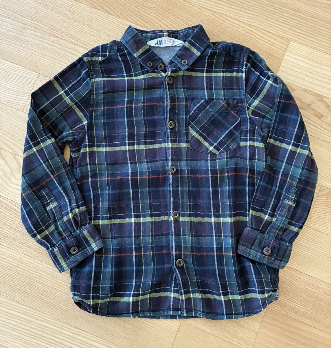 H&M Camicie, T-shirt & Polo: Hemd Boys Grösse 110 – Usato da Stallikon venduto da shop100