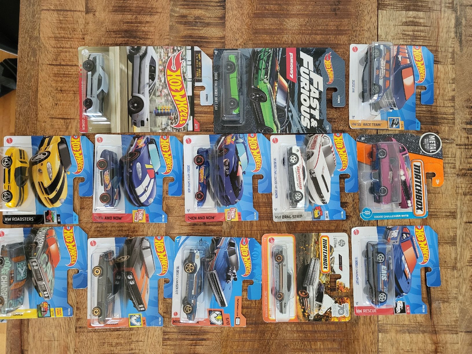 Hot Wheels Modellini d'auto: Hot Wheels Dodge Charger, Viper, Challanger – Nuovo e nell'imballaggio originale da Jona venduto da mjo_f5t2 1