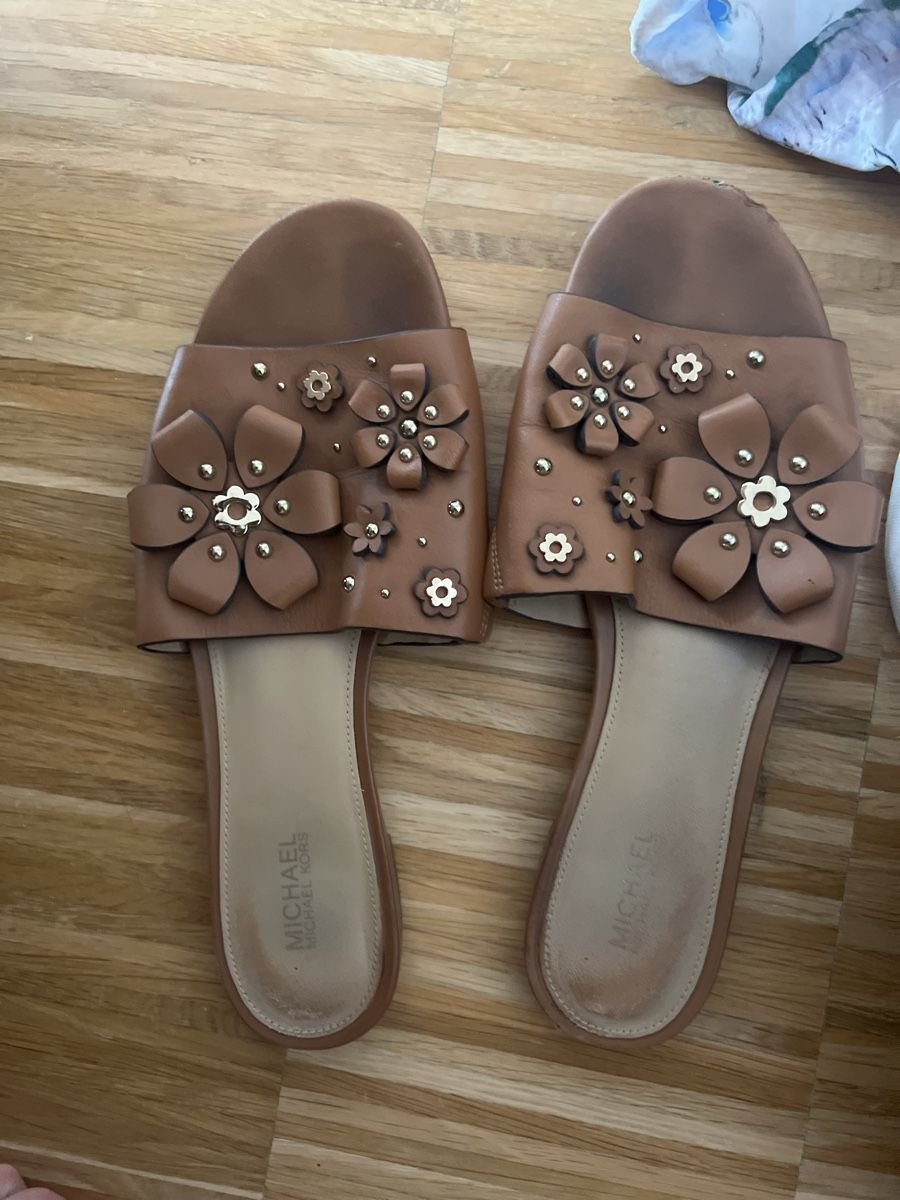 Michael Kors Damenschuhe: Summer Michael Kors Slides w/ Flowers - Size 8 – Gebraucht aus Aarau von mic_5bxt