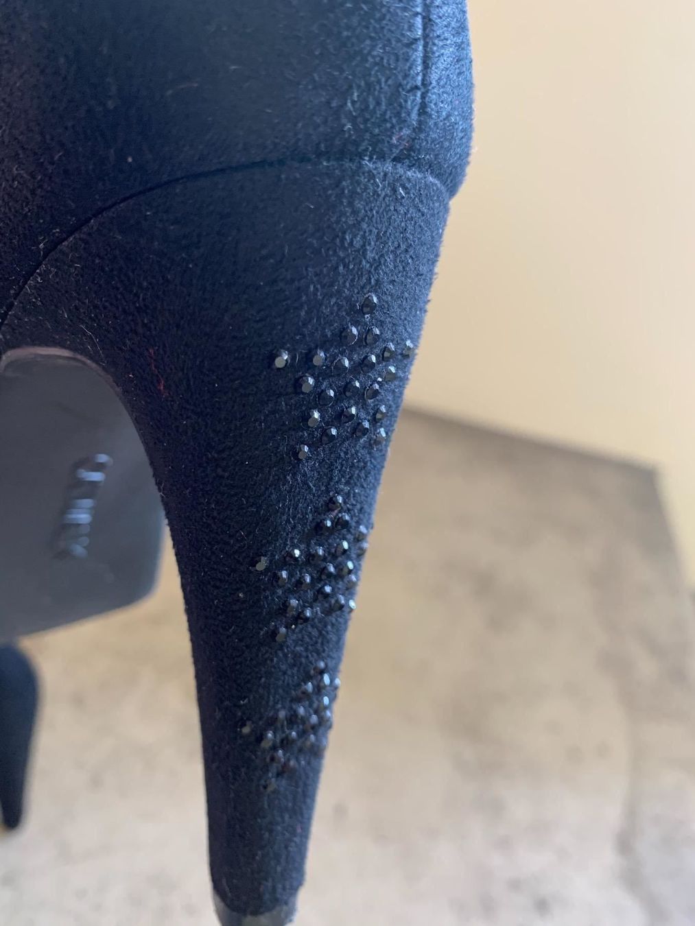 Scarpe da donna: Pumps Plateau schwarz Gr 37 Velours – Usato da Biel-Benken BL venduto da BelginE 4