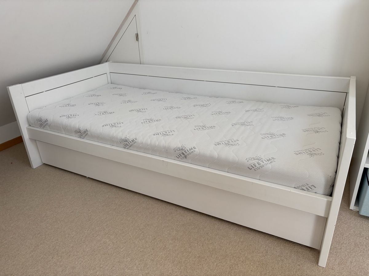 Lifetime Brands Letti: Lifetimebett mit Zubehör – Usato da Zumikon venduto da enroute 1