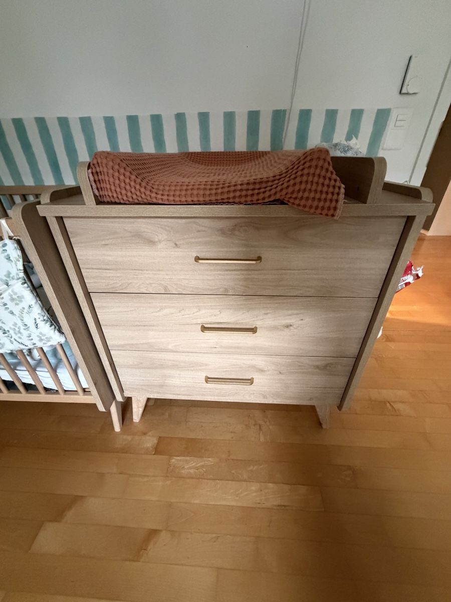 Letti: Baby Bed / Cot + changing table – Usato da Maur venduto da CLTT-Grueter 5