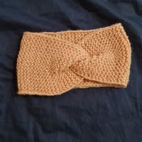 Handgestricktes Haarband rosa