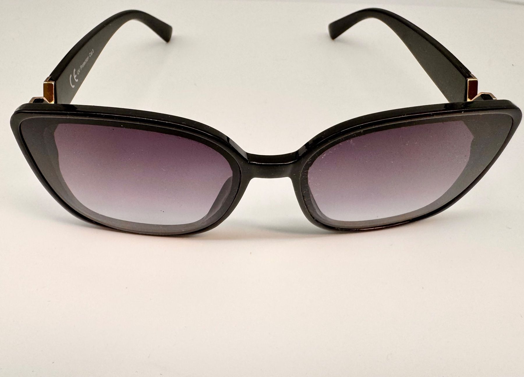 Brillen & Gläser: Damen Sonnenbrille – Gebraucht aus Hermetschwil-Staffeln von Mobile2013 2