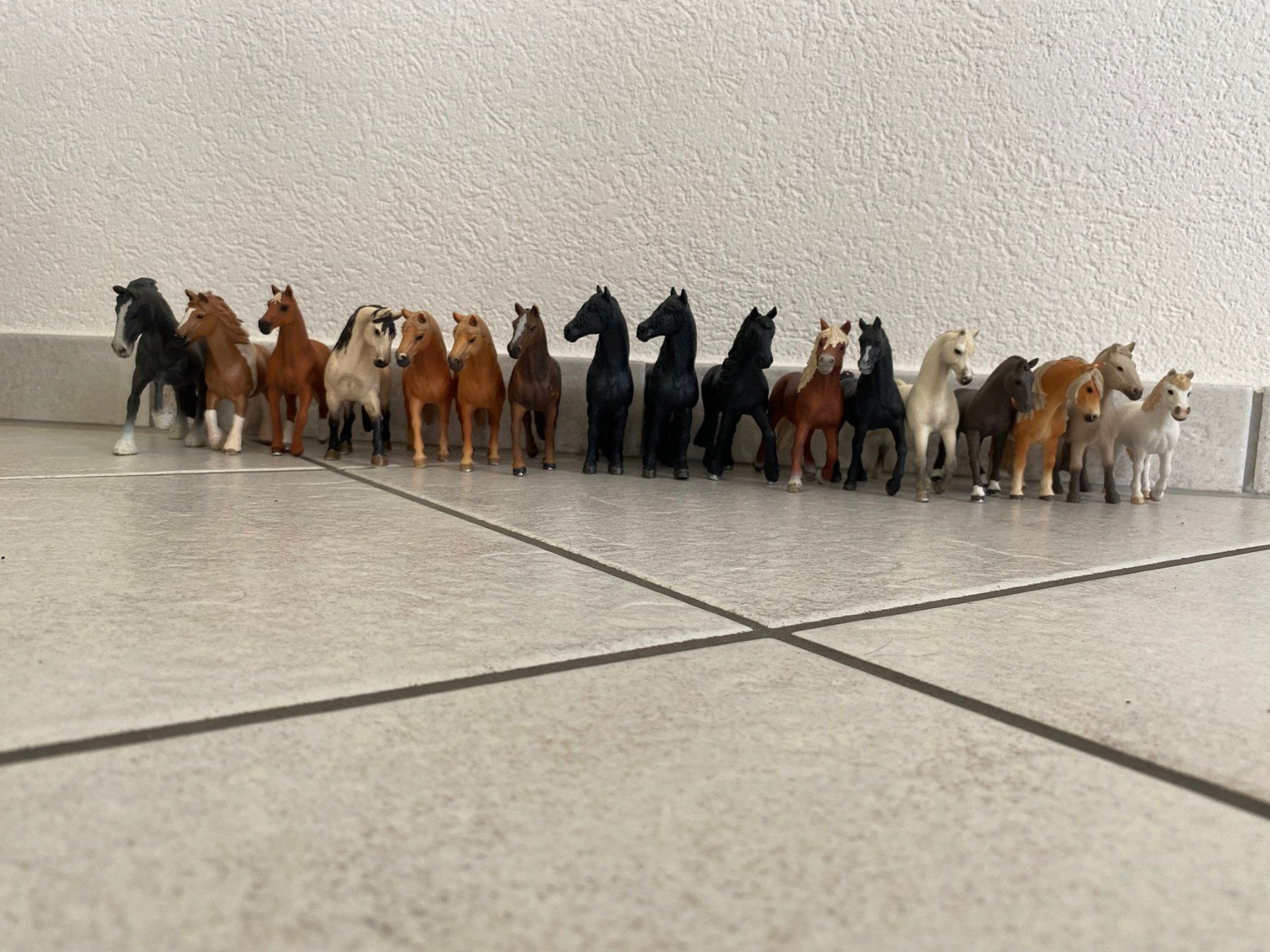 Schleich Statuette: Schleich Perde Set 17 Stück – Usato da Otelfingen venduto da Schlaedde