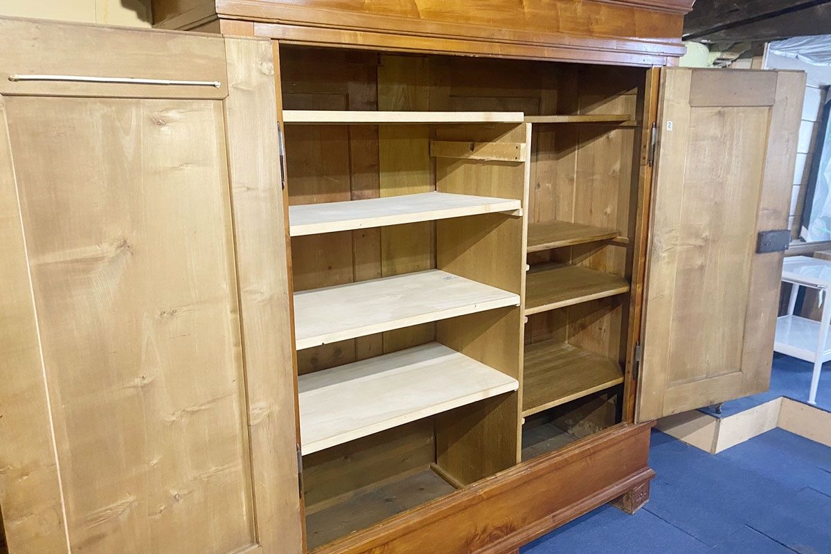 Armadi: Riesiger alter Holzschrank – Usato da Ballwil venduto da ClassicGallery 5