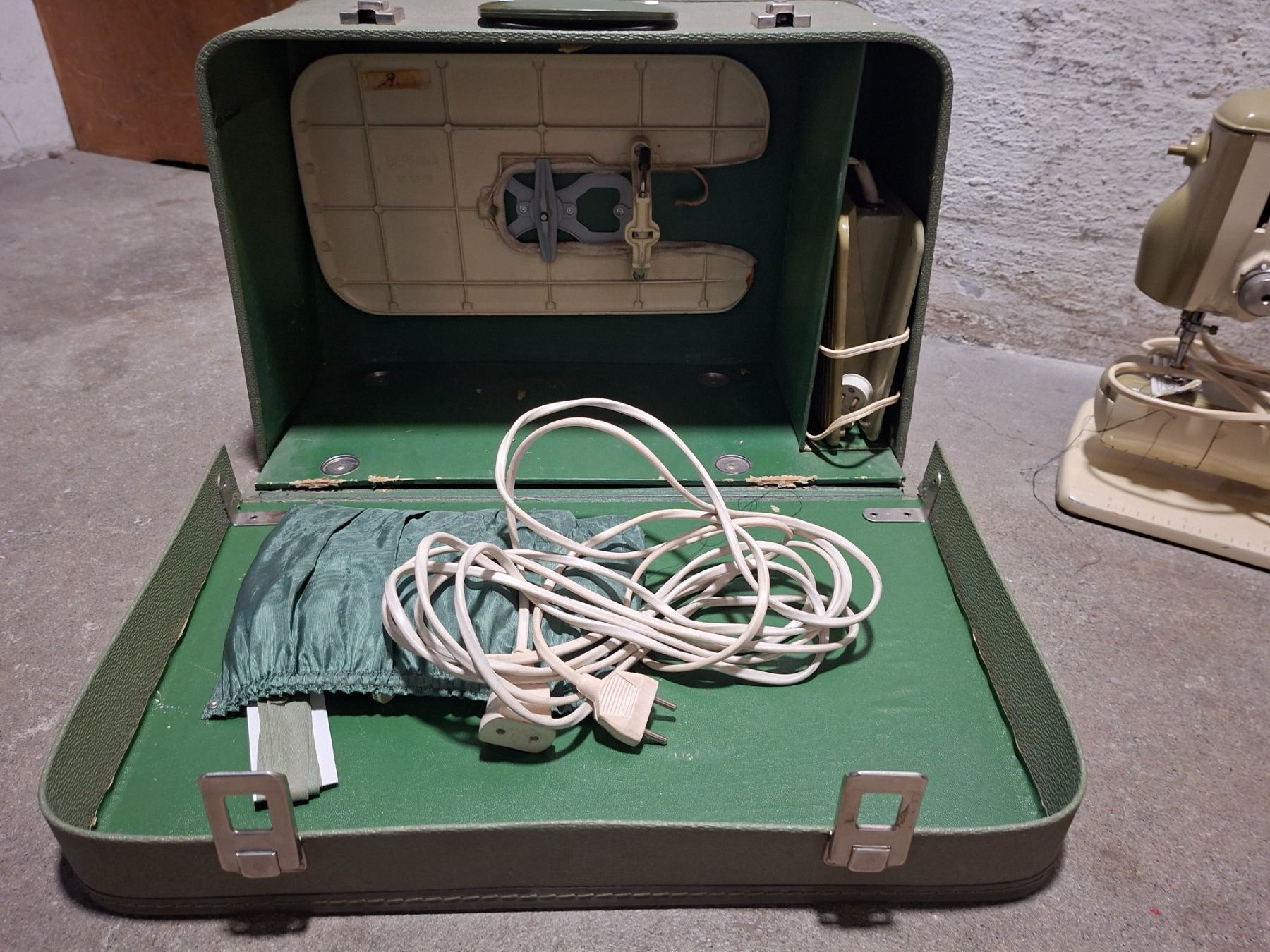 Bernina Macchine da cucire: Bernina Nähmaschine – Usato da Steffisburg venduto da locos97 2