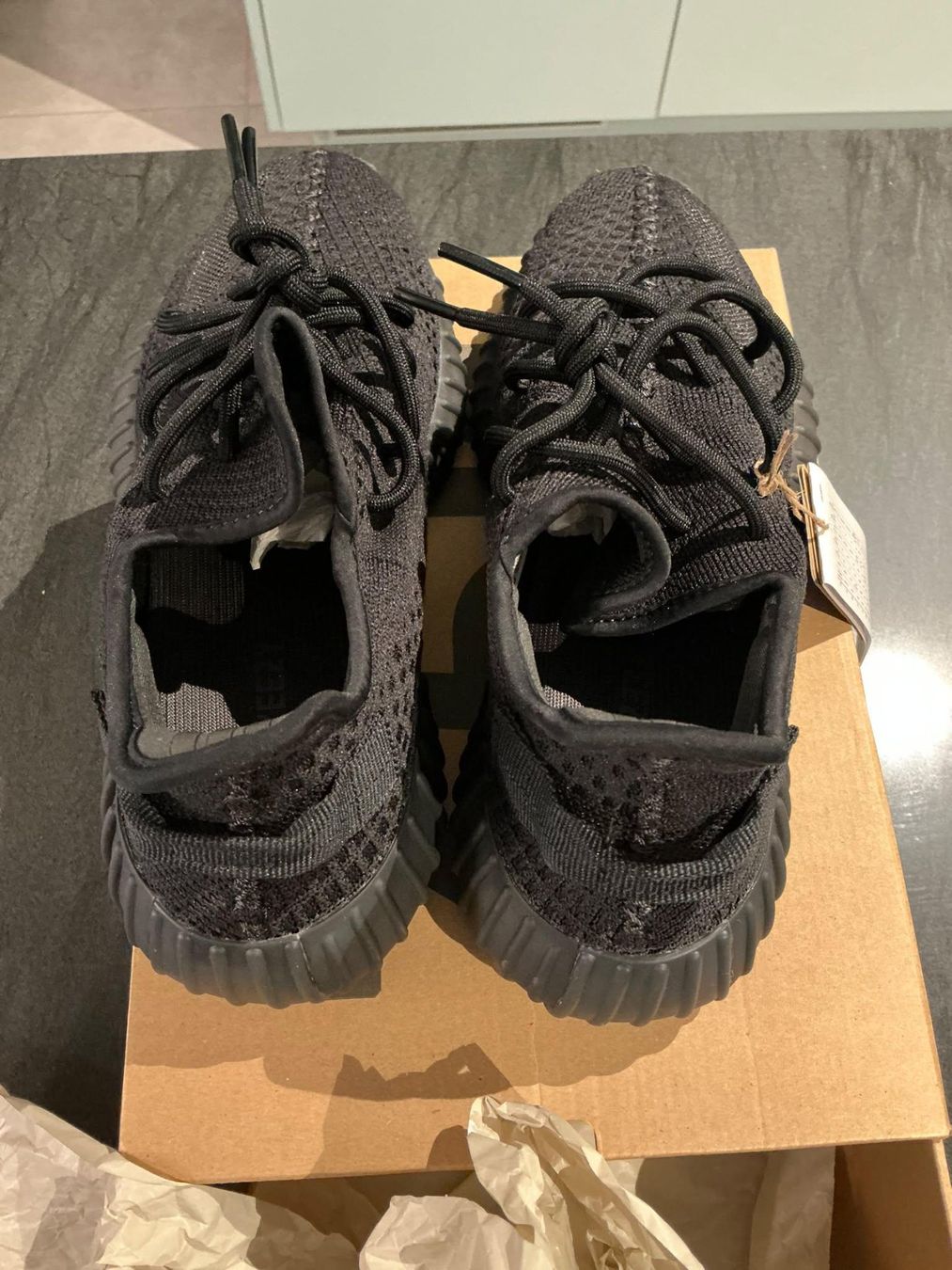 Adidas Scarpe da uomo: Adidas Yeezy Boost 350 V2 Onyx – Nuovo e nell'imballaggio originale da Elsau venduto da mor1ano 2