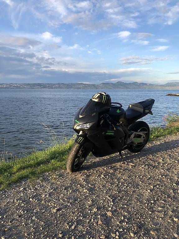 Strada: Honda cbr1000rr – Usato da Val-d'Illiez venduto da Joackim 2