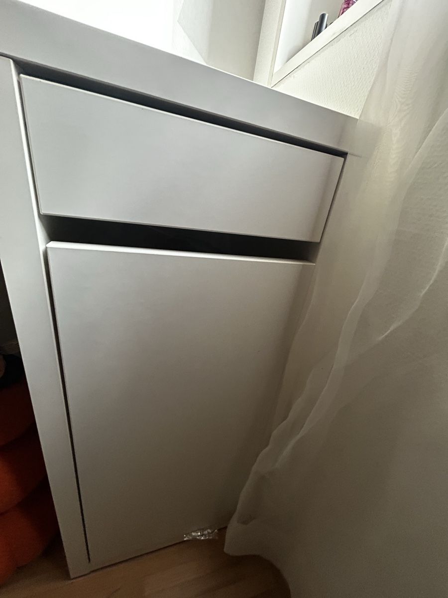Schreibtische: IKEA Micke Desk white 105x50cm – Gebraucht aus St Gallen von kon_2nnp 1