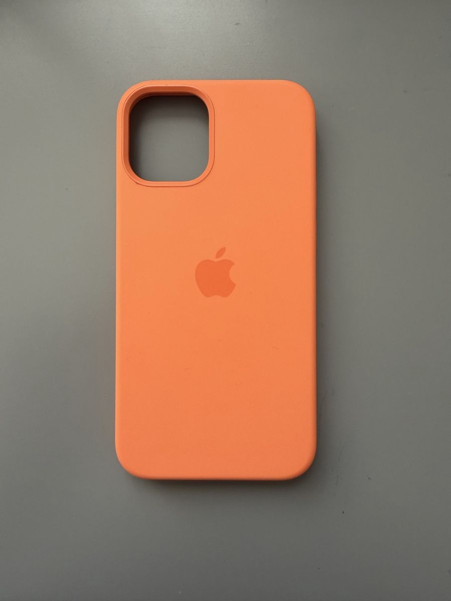 Apple Cover & Protezioni schermo: iPhone 12 mini Silikoncase Magsafe / orange – Usato da Jona venduto da dar_k2v9
