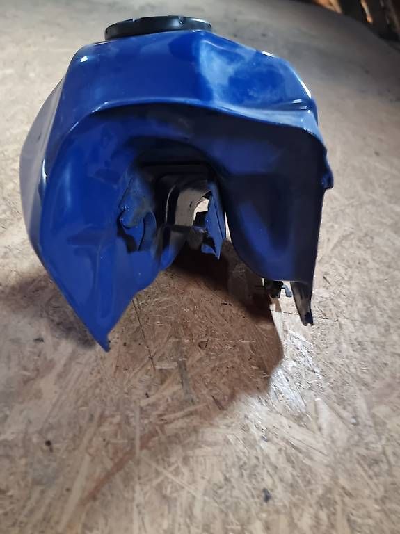 Tutti i ricambio per moto: Tank KMX 125.  15 – Usato da Aedermannsdorf venduto da Automarkt 1
