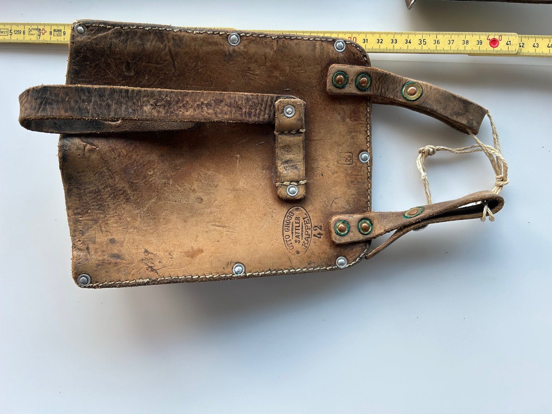 Schweizer Armee Tutti gli attrezzi: Original Schweizer Militärspaten mit Ledertasche. – Usato da Titterten venduto da Ameanrio 1