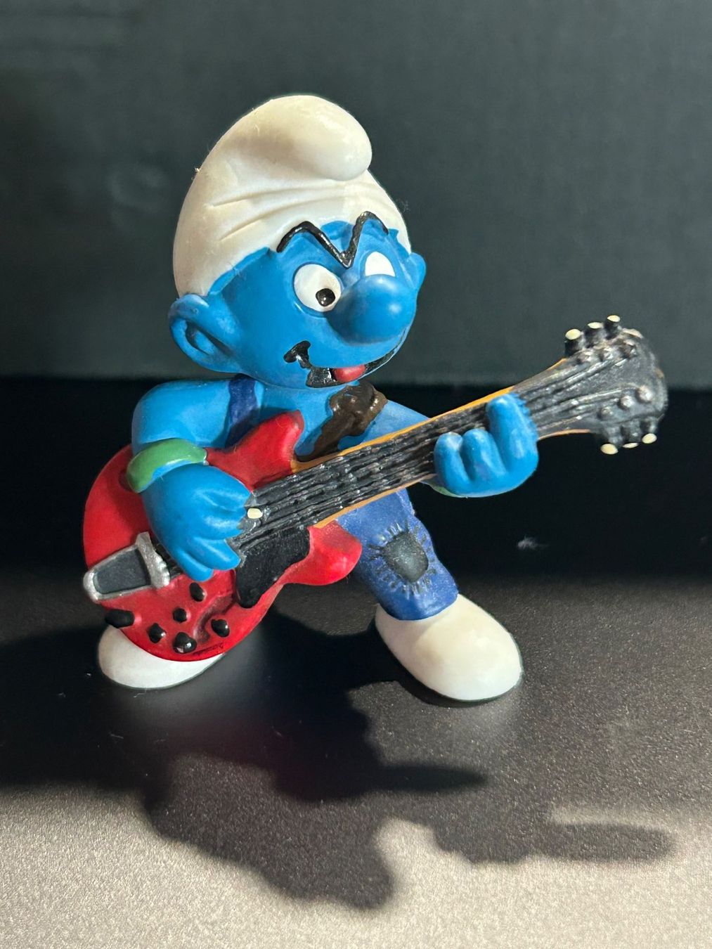 Schleich Statuette: Schleich Schlumpf Gitarre – Usato da Bassersdorf venduto da Shelby70