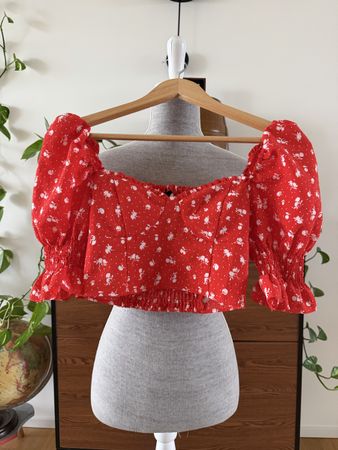 Red floral puff sleeve crop top, size XS