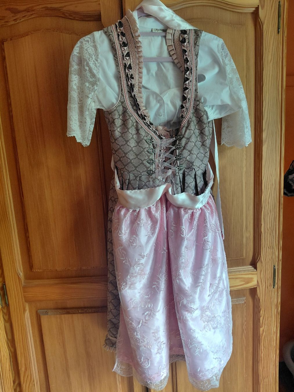 Vestiti: Alpentrach Dirndl- Top Zustand – Nuovo (secondo la descrizione) da Beinwil SO venduto da bol01