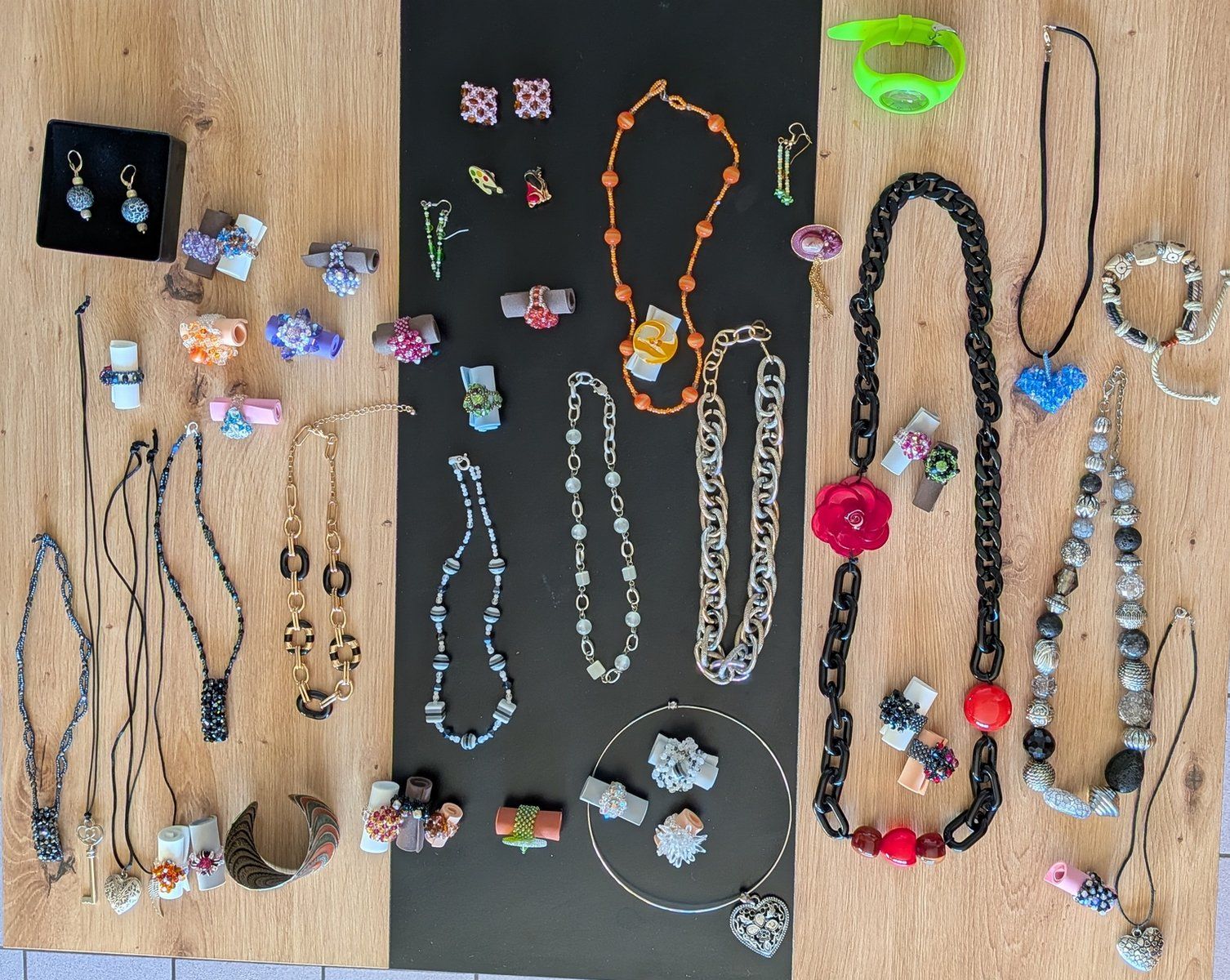 Altri gioielli: Lot de bijoux fantaisie – Usato da Villariaz venduto da Mariejoconde 1
