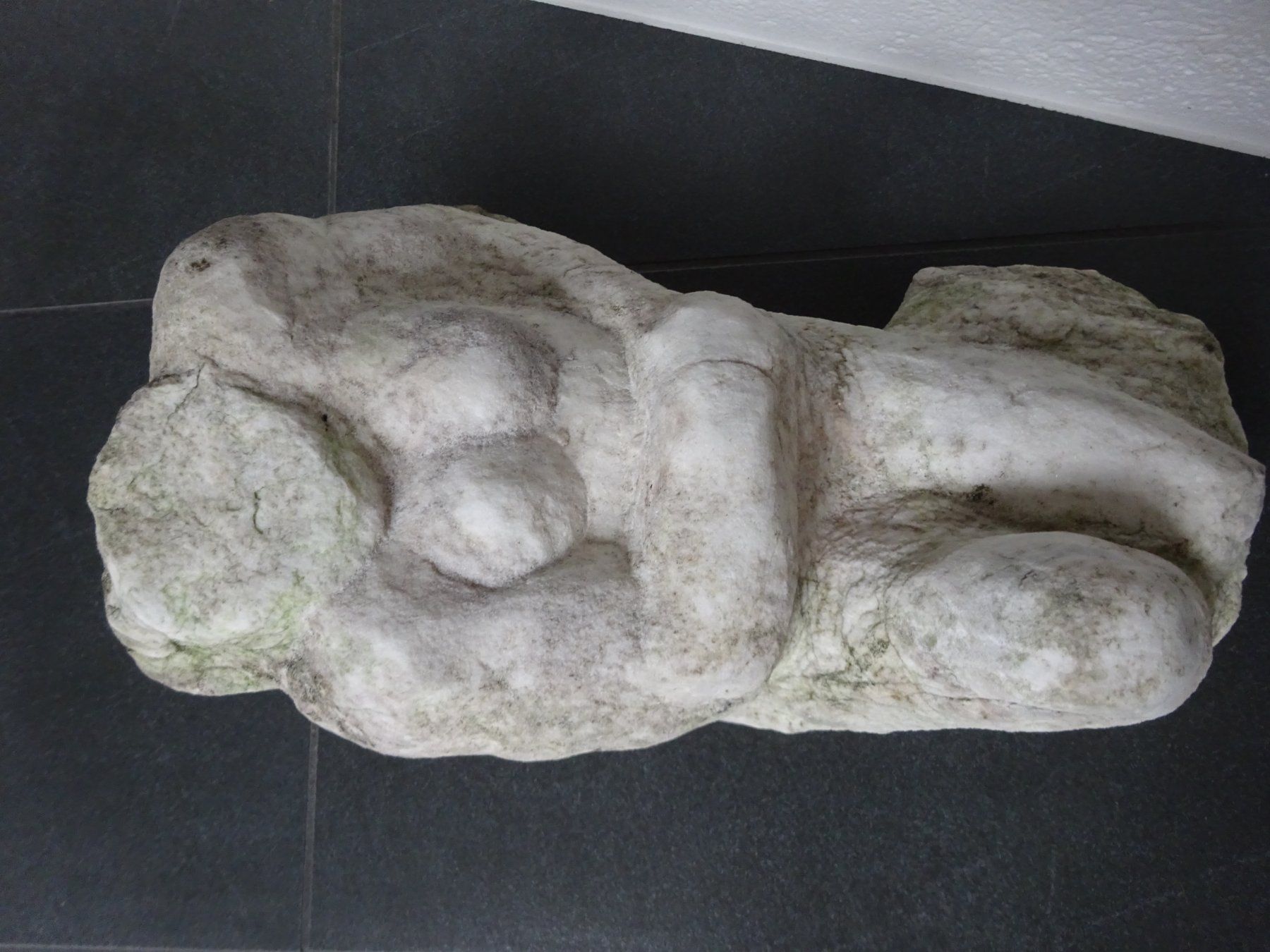 Skulpturen & Statuen: Weisse Steinfigur Akt Skulptur / CH-Kunst – Gebraucht aus Oetwil am See von Senegal