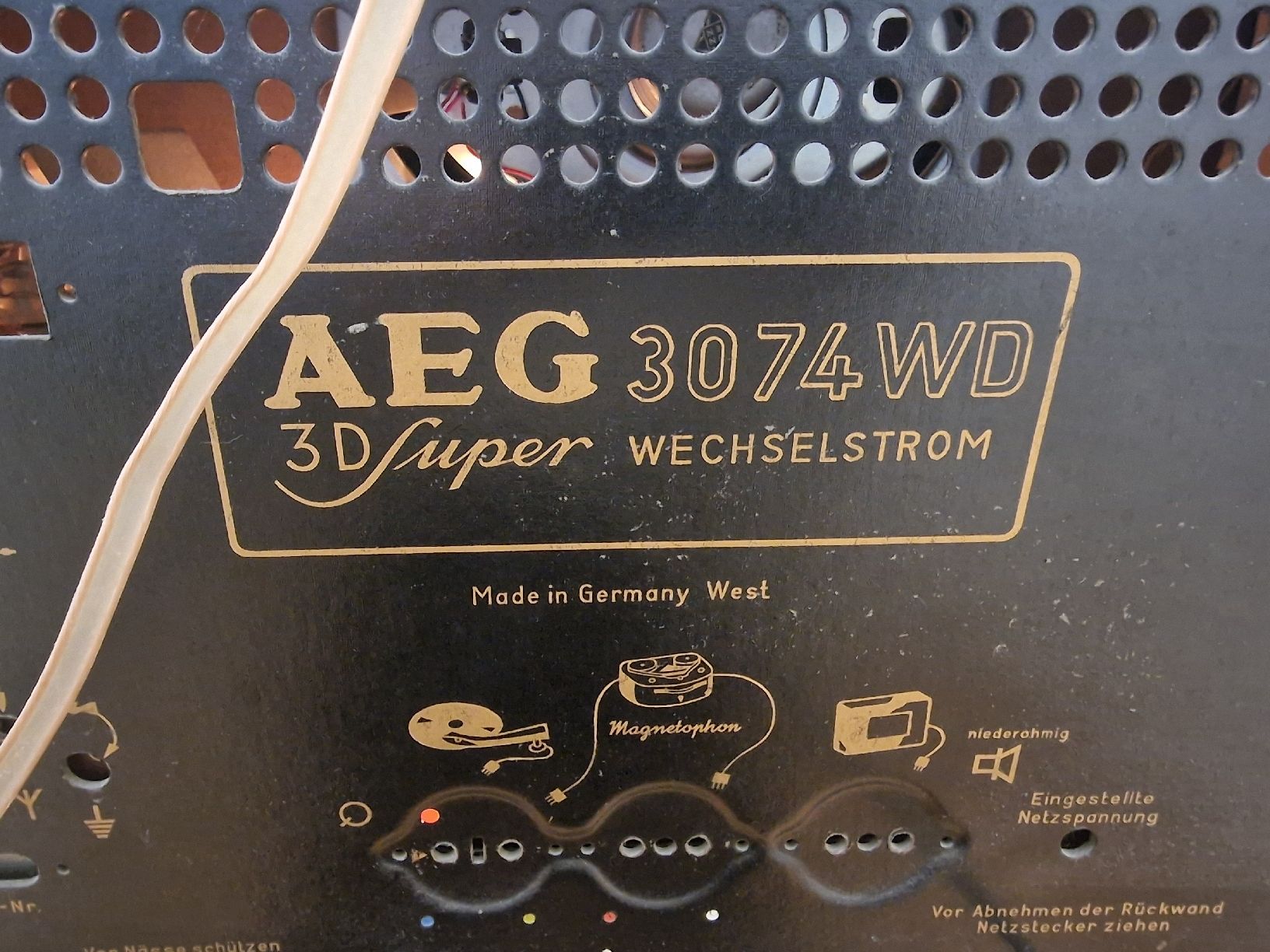 Radio: Radio AEG 3074 WD 3D Super objet de collection – Usato da La Chaux-de-Fonds venduto da Ric_m628 1