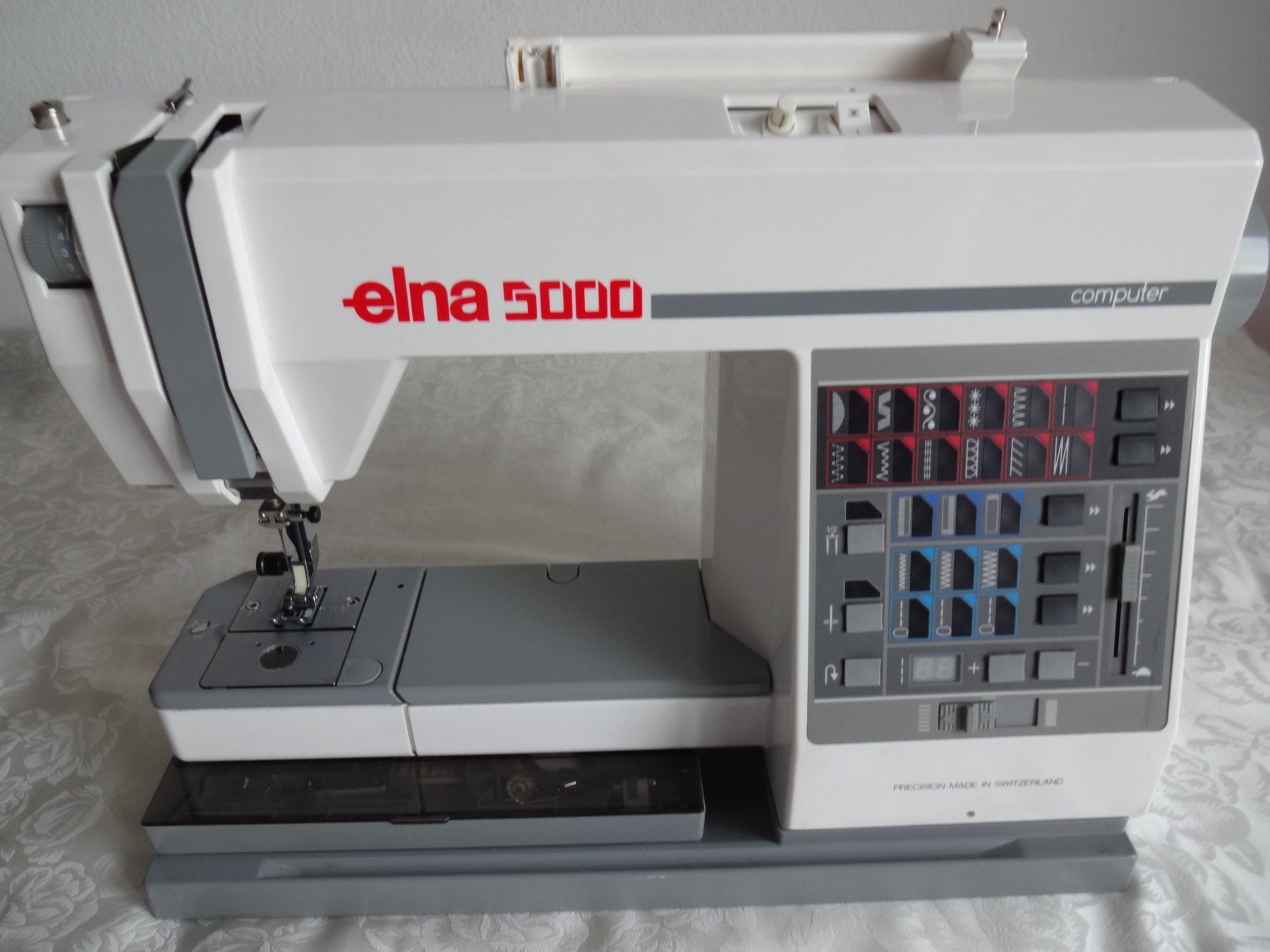 Elna Macchine da cucire: Elna 5000 - Nähmaschine – Difettoso da Frauenfeld venduto da Jahy 2