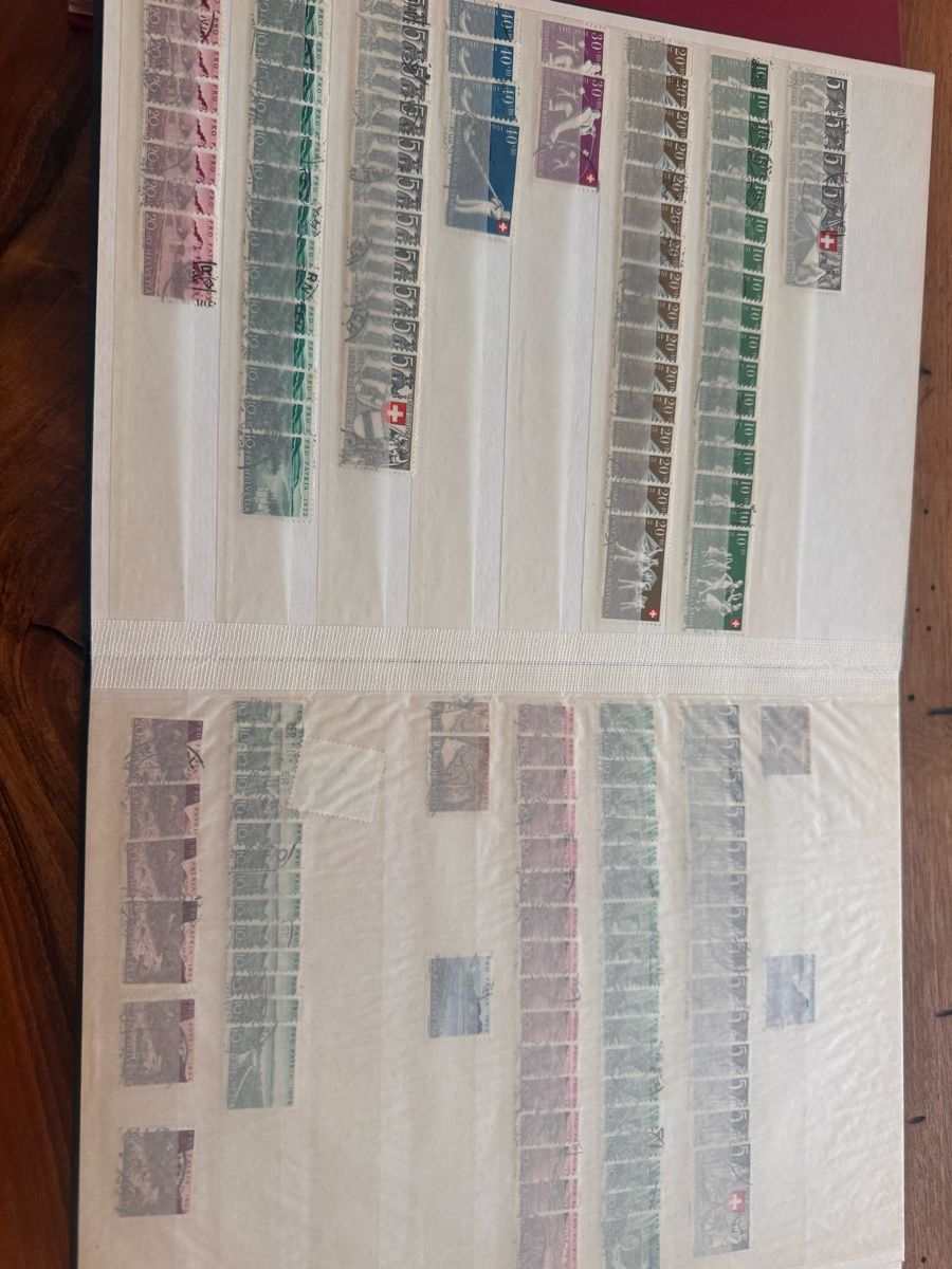 Tous les timbres: Briefmarken Sammlung Schweiz – D'occasion à Solothurn par Alex702 4