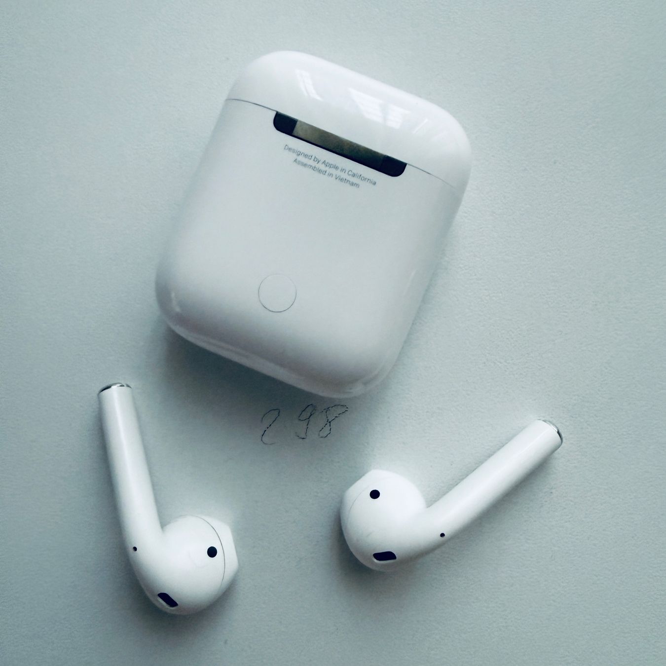 Apple Kopfhörer: Original Apple AirPods 2 Gen. Wireless Kopfhörer & Case – Gebraucht aus Basel von MY.AIRPODS.SHOP 4