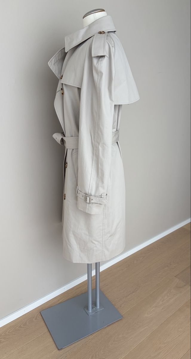 Burberry Cappotti: BURBERRY Trenchcoat Gr.42 NP1800,- – Nuovo (secondo la descrizione) da Degersheim venduto da Starkigel 3