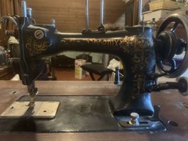 Antike Nähmaschine Phoenix