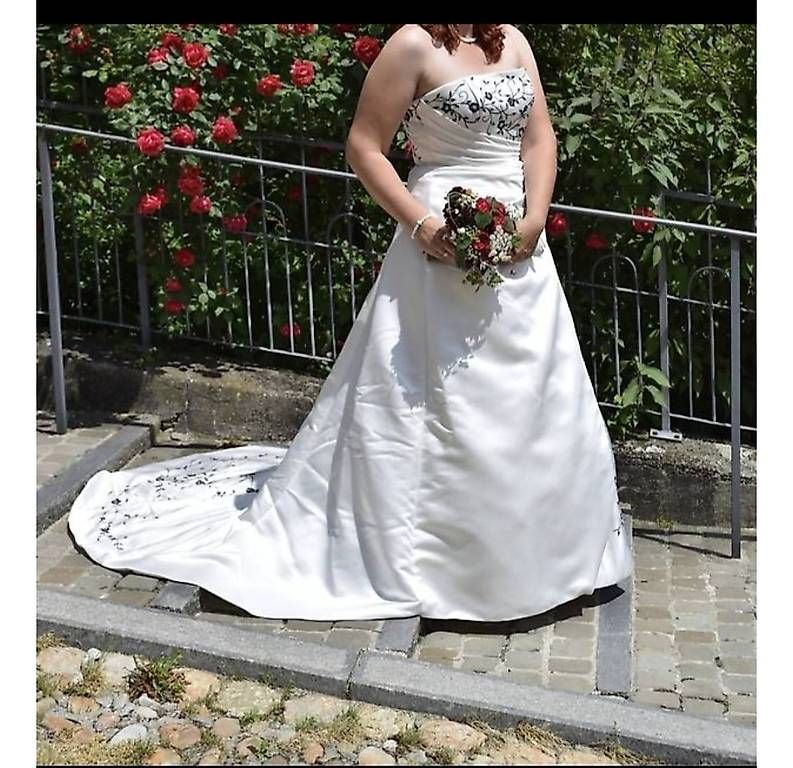 Kleider: Hochzeitskleid  – Gebraucht aus Lohn-Ammannsegg von Manu1979 3