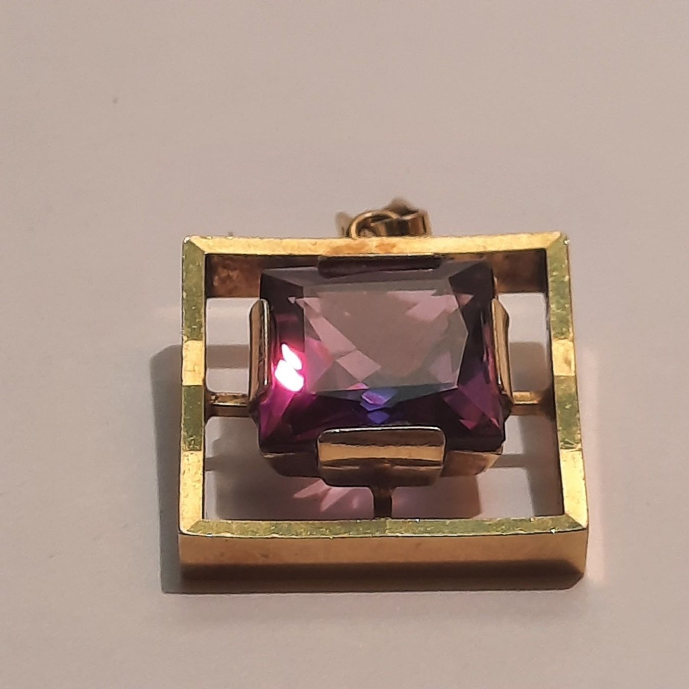 Ciondoli: Goldener Anhänger mit grossem Sativ – Usato da Unterägeri venduto da Altgoldschmuck 4