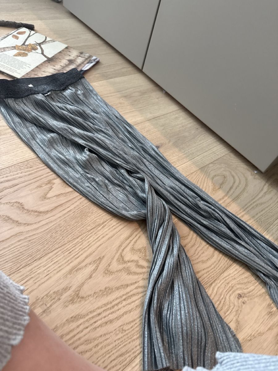 Lotti & Set di vestiti: Graue Hose  – Nuovo (secondo la descrizione) da Zürich venduto da liz_c