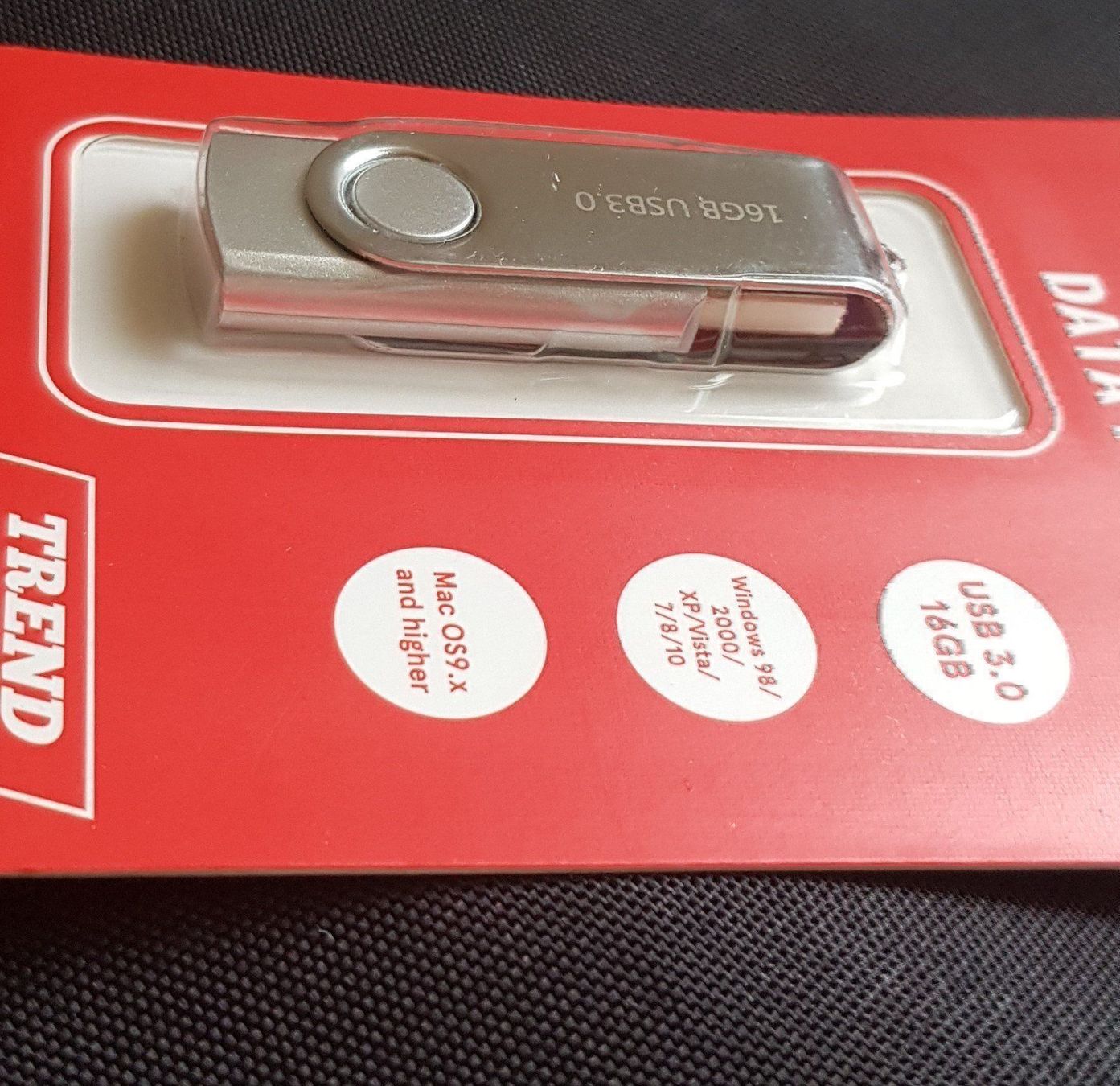 Chiavette USB: USB-Stick 16 GB – Nuovo e nell'imballaggio originale da Zürich venduto da Avd 3