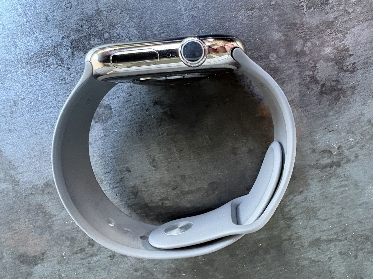 Apple Smartwatch: Apple Watch Series 10 Natural Titanium – Gebraucht aus Basel von thertfu 3