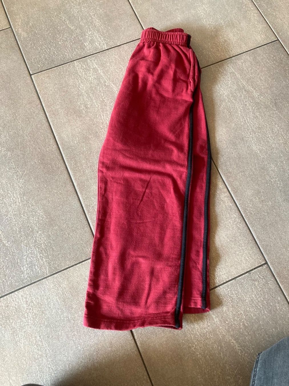 Pantaloni: Trainerhose Gr, 134/140 – Usato da Mosnang venduto da Kusli09 2