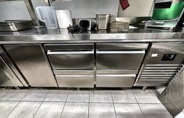 Kühltisch 196 cm, 1 Tür + 4 Schubladen, GN 1/1  2025, Top
