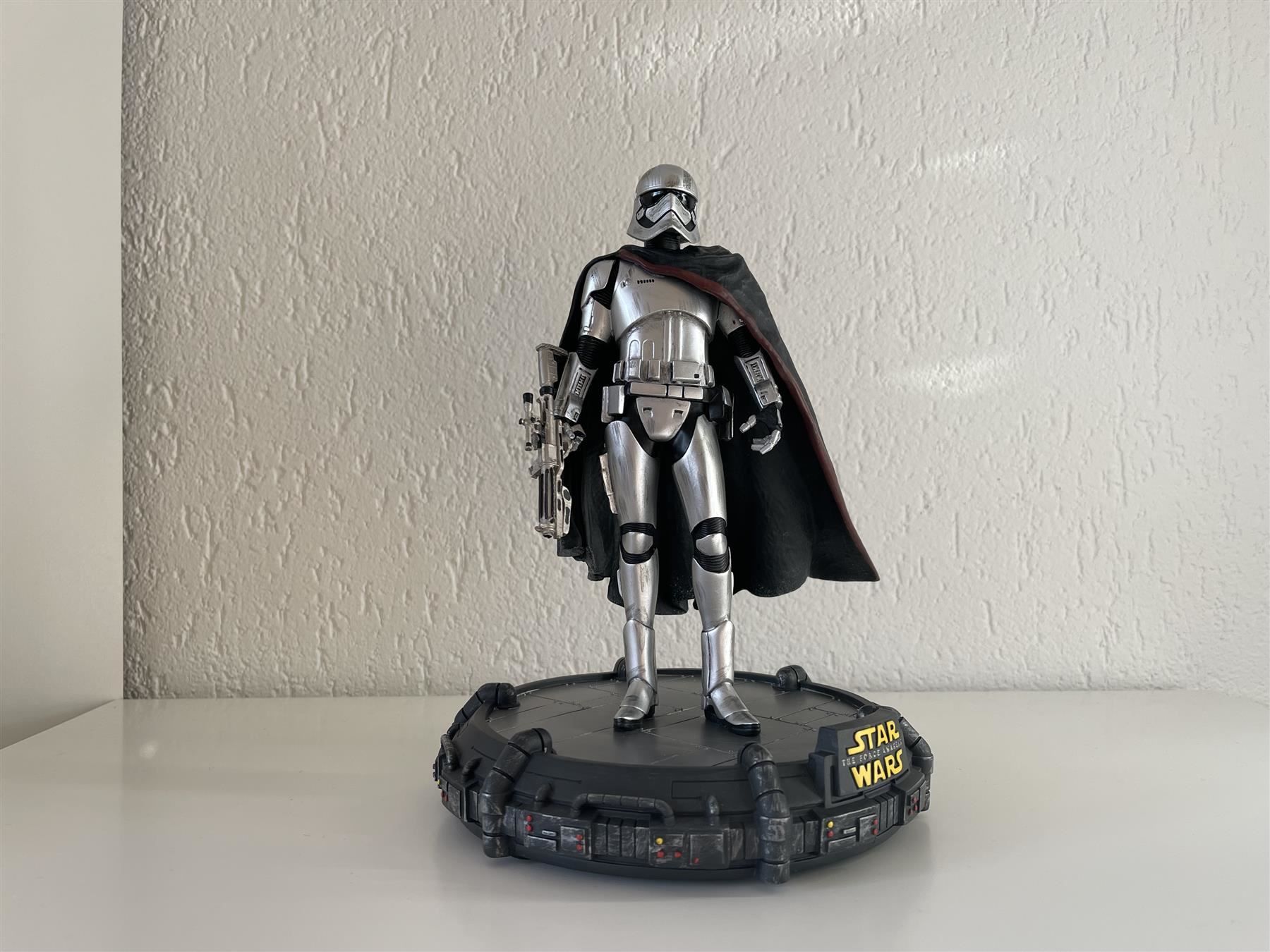Sculture & Statue: ✨Disney Store Captain Phasma statue Star Wars – Nuovo (secondo la descrizione) da Wahlen b. Laufen venduto da Ma-Works 2