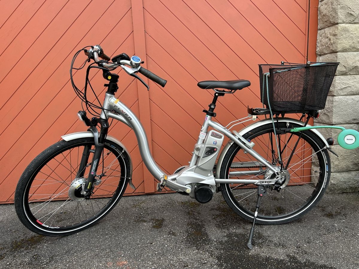 Flyer Velos: FLYER E-Bike CB Premium 10 Silber Grösse S – Gebraucht aus Stäfa von PEP63