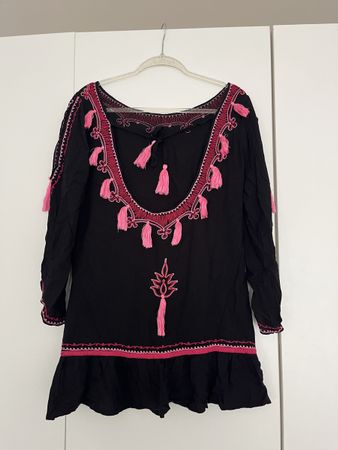 Minikleid mit Rückenausschnitt Schwarz/Pink Grösse S/M