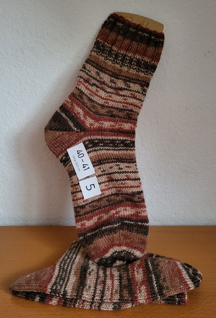 Socken: Socken 40-41 handgestrickt Nr.5 – Neu und originalverpackt aus Winterthur von Baer49