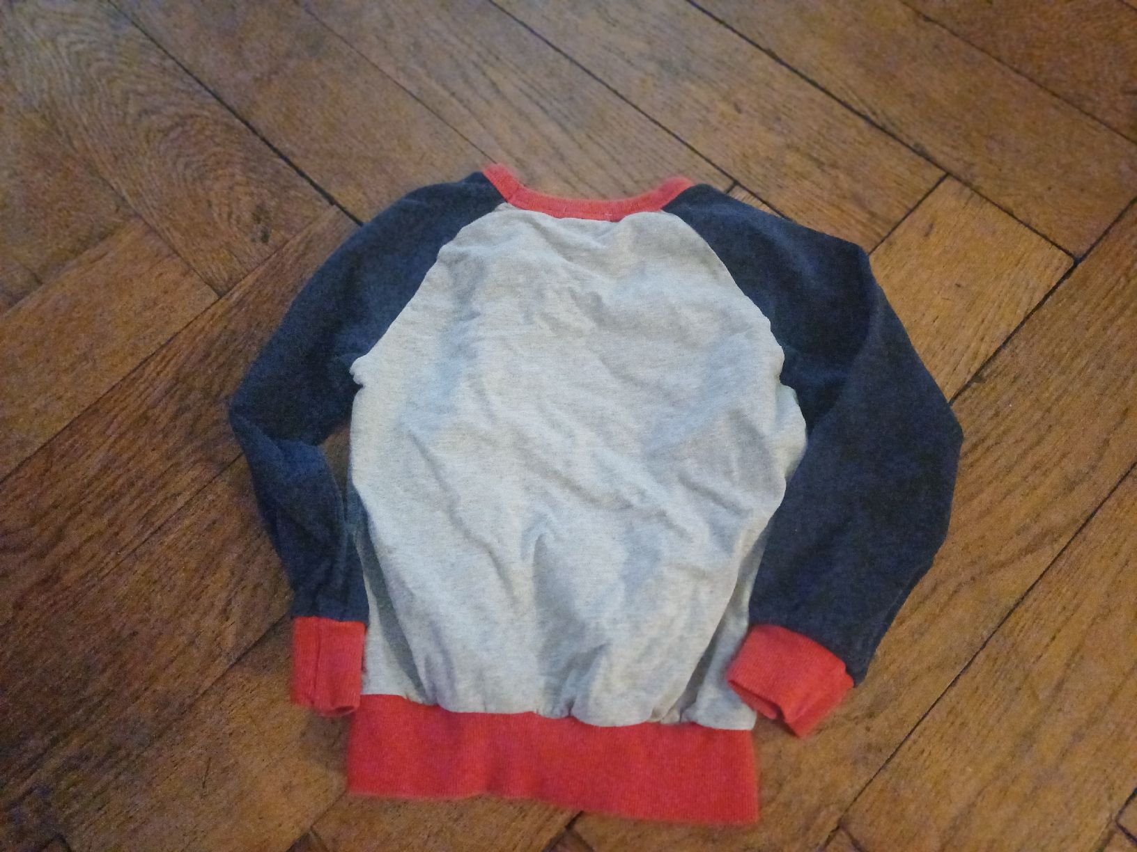 Maglioni & Felpe: Dünner Pullover Grösse 116/122 – Usato da Schönenwerd venduto da pomodor 1
