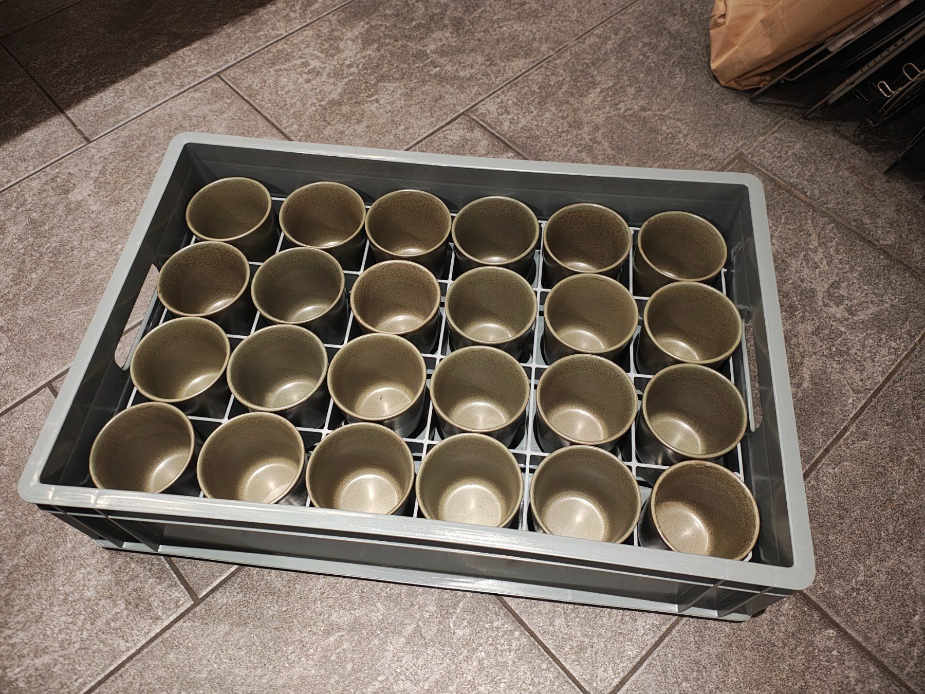 Tassen: Serax Surface Tasse ohne Henkel Kaffeetasse 24Stk. – Neu (gemäss Beschreibung) aus Bonstetten von Navilo 5