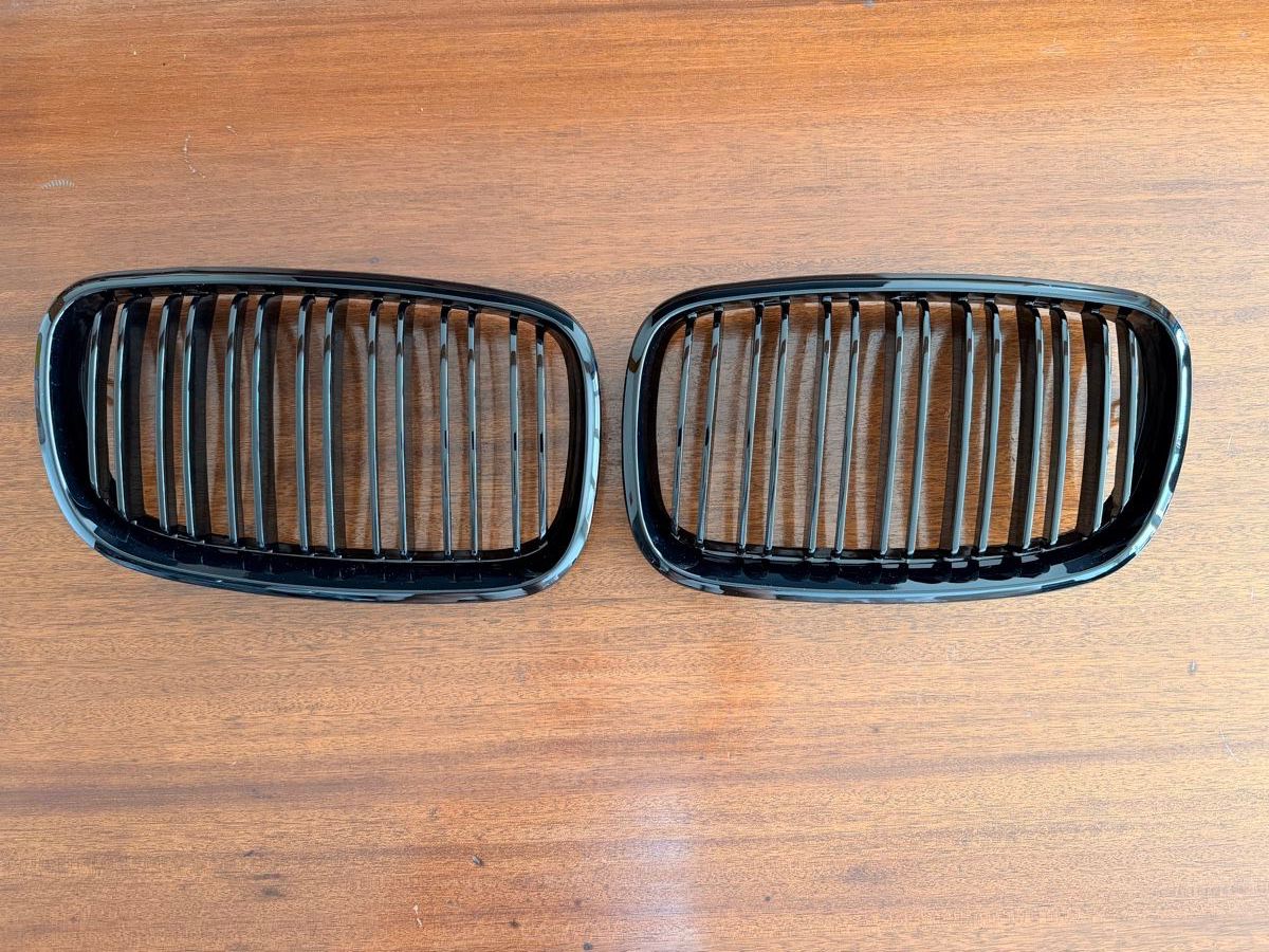BMW Tutti pezzi di ricambio auto: BMW x5 e70 Niere Grill M Performance – Nuovo e nell'imballaggio originale da Dättwil AG venduto da 123uher