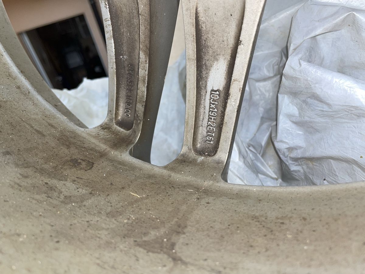 Porsche Pneus & Roues: Roues Porsche Panamera turbo  – D'occasion à Bouveret par jou_5vyy 5