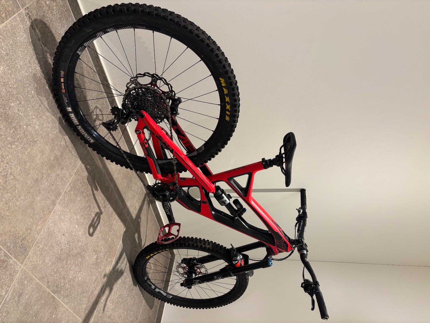 YT Velos: YT Capra carbon Enduro E13/Fox 36/ Ergon – Gebraucht aus Rüschlikon von Dbloemhof 8